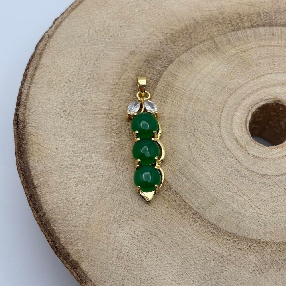 Jade Bean‎ Pendant
18k Gold Plated
